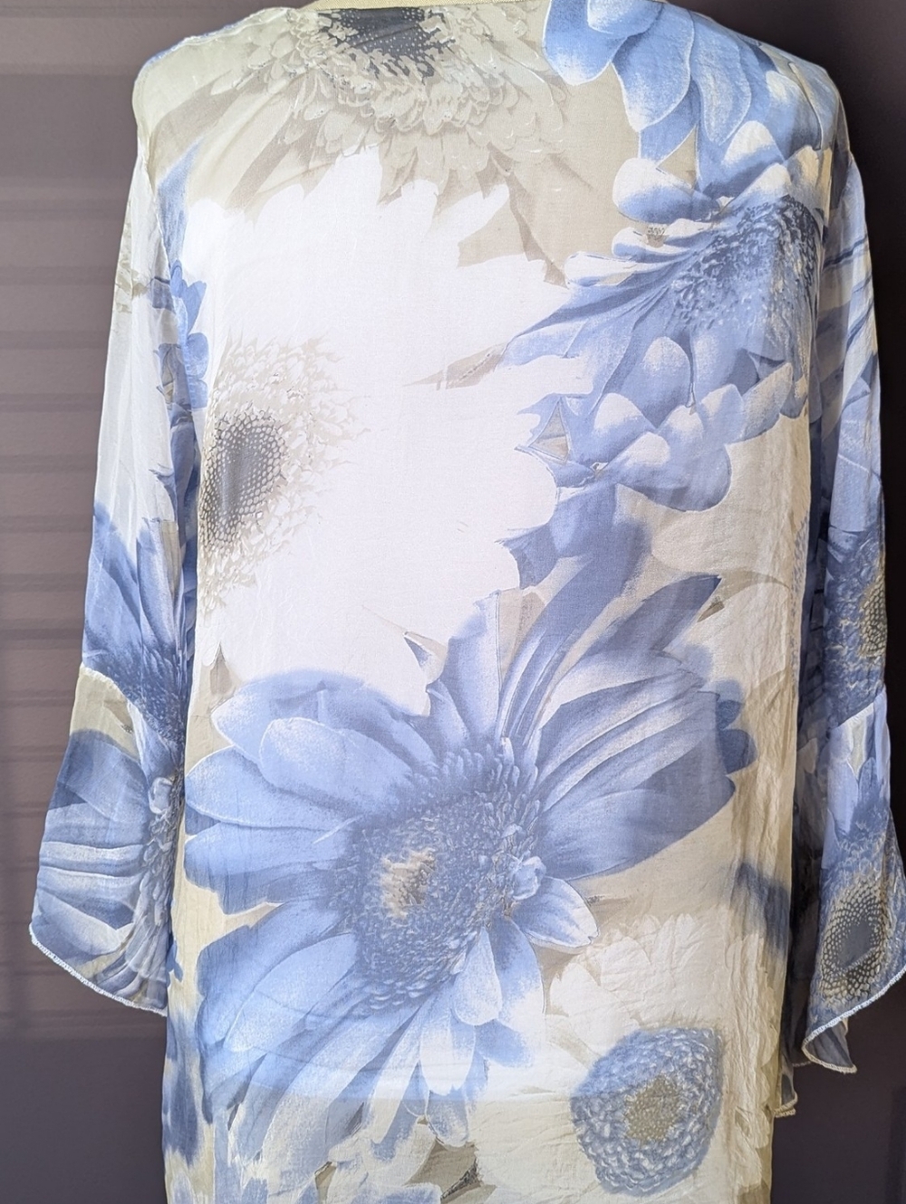 Alice Rinaldi Light Blue Star Print Top - Picture 2 of 4